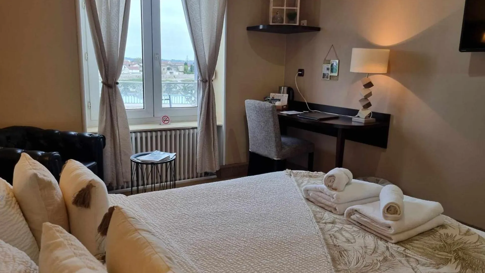 Logis Hotel Schaeffer- Restaurant Le Saint Georges Serrières-en-Chautagne